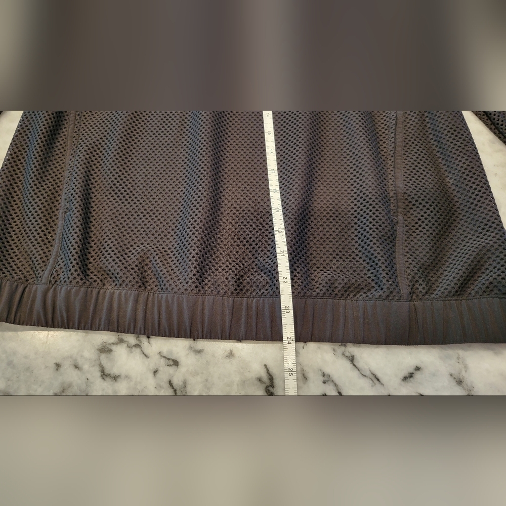 Lululemon Rare Black Mesh Long Sleeve Top - Picture 2 of 10